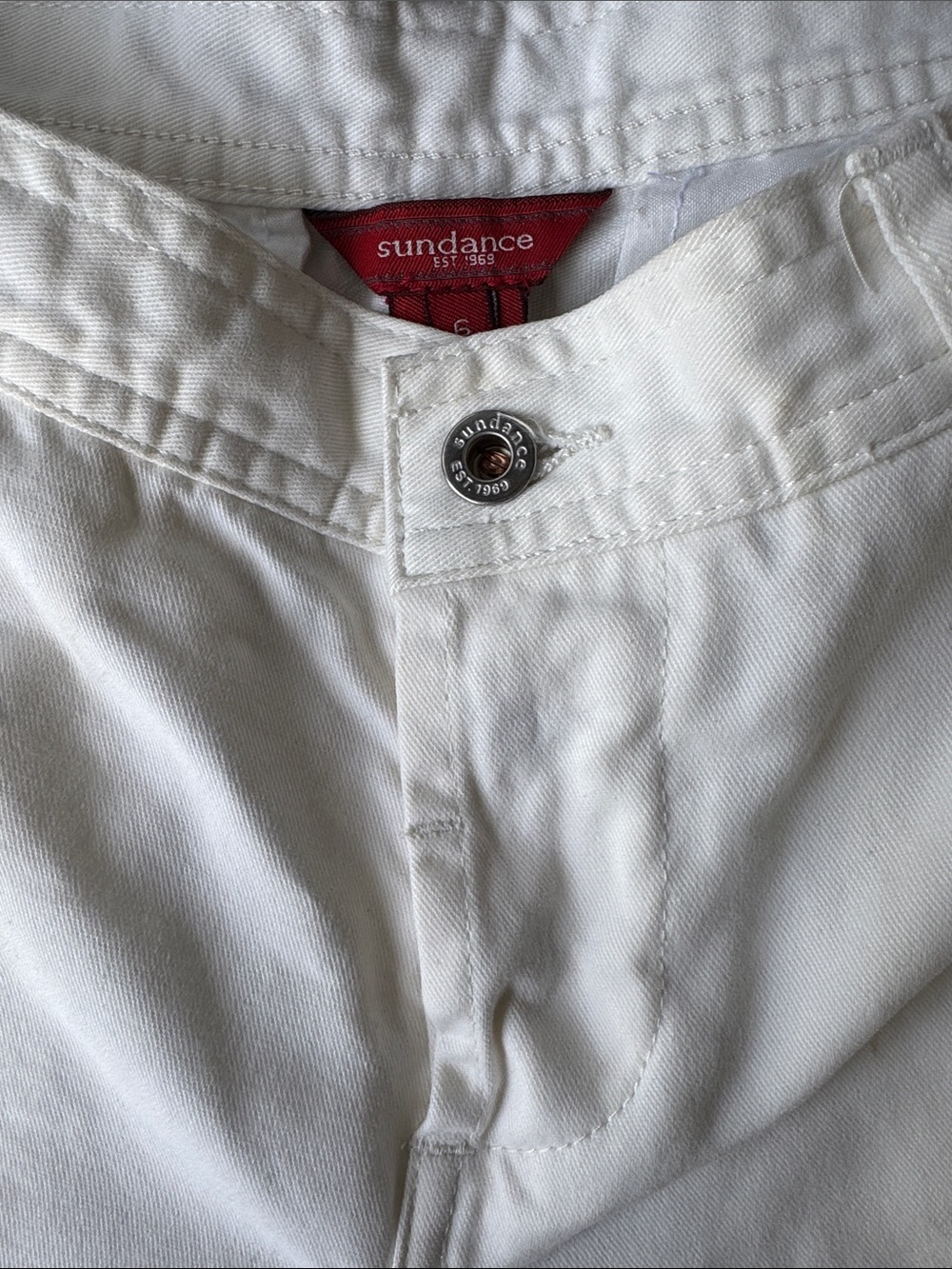 Sundance White Flat-Front Men's Shorts